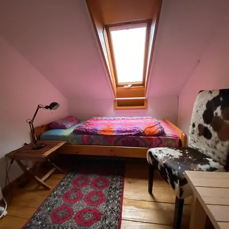 Burgblick Stube - Fuer Bis Zu 4 Personen - Haustiere Willkommen - Mit Einbaukueche - Fahrradparkplatz Etc