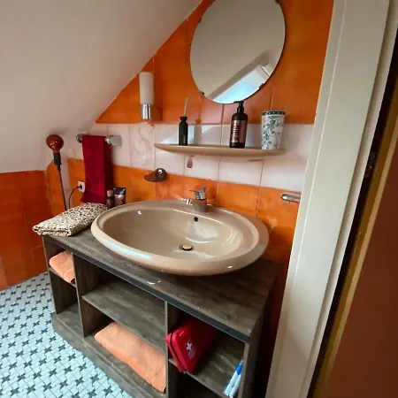 Appartement Burgblick Stube - Fuer Bis Zu 4 Personen - Haustiere Willkommen - Mit Einbaukueche - Fahrradparkplatz Etc *